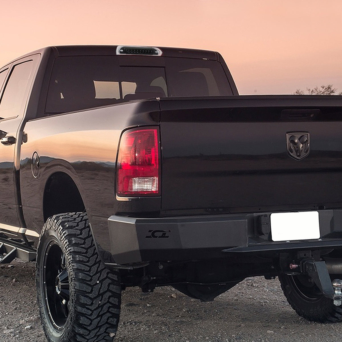 LUZ DE FRENO 02-08 DODGE RAM 1500 / 03-09 RAM 2500, 3500 - FITS MODELS WITH CARGO LIGHTS ONLY - LED - BLACK