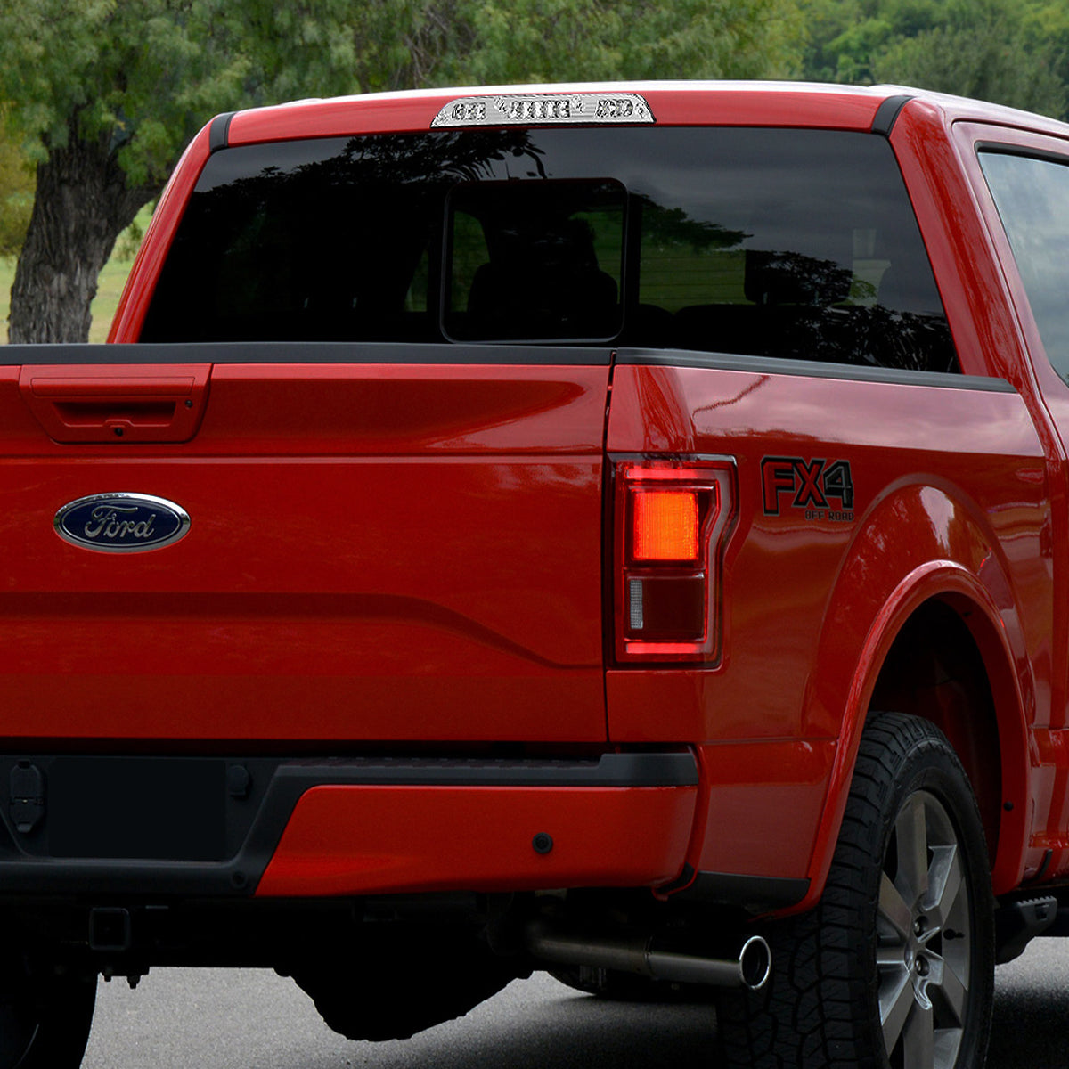 LUZ DE FRENO 15-20 FORD F-150, EXCLUDES RAPTOR MODELS /17-20 F-250, F-350, F-450, F-550 SUPER DUTY MODELS - ONLY FITS MODELS WITH FACORY LED THIRD BRAKE LIGHT - LED - CHROME