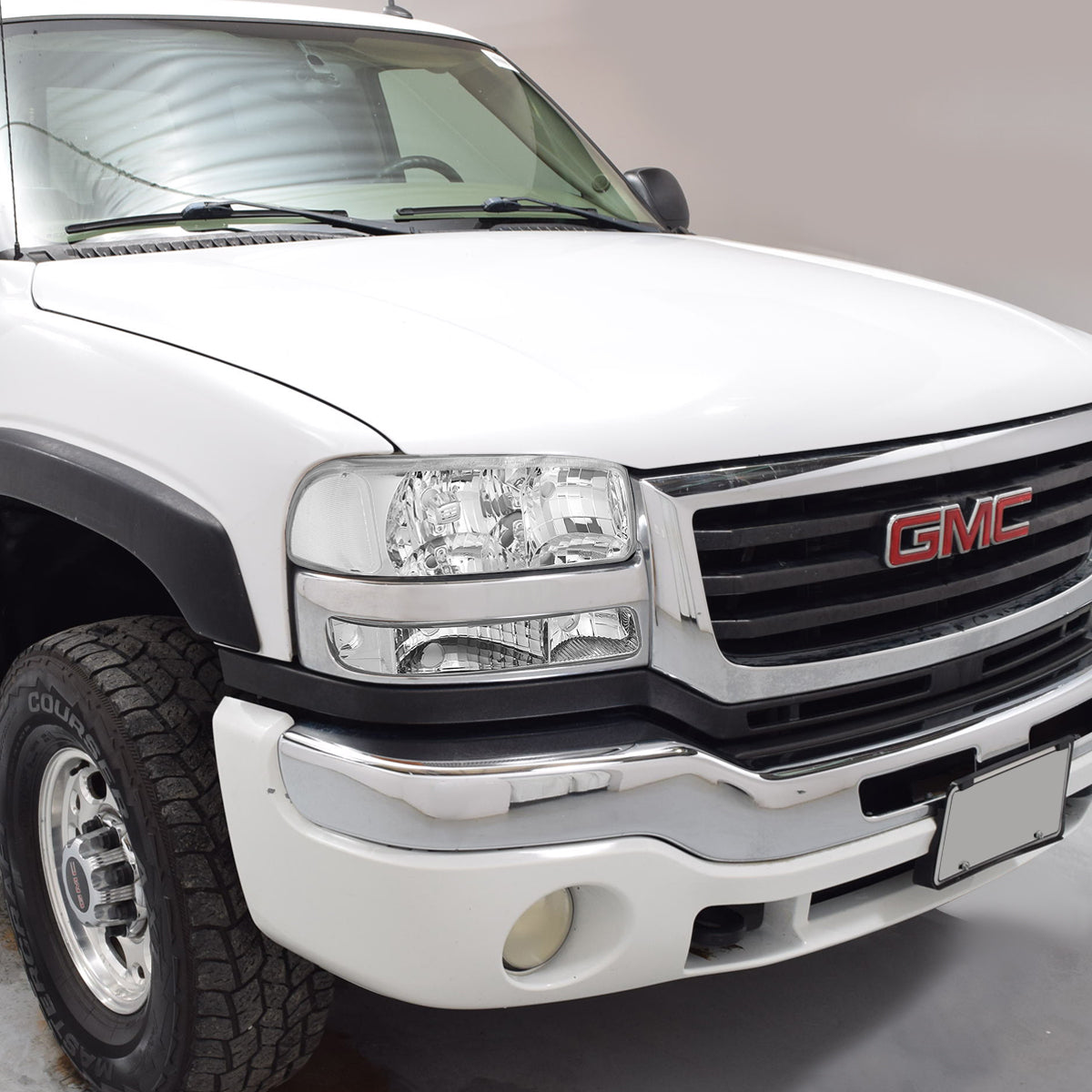 CUARTOS LUZ 99-06 GMC SIERRA 1500, 2500, 3500 AND HD MODELS / 2007 SIERRA 1500, 2500, 3500 AND HD MODELS CLASSIC ONLY / 00-06 YUKON 1500, 2500 - DOES NOT FIT C3 OR DENALI MODELS - 2PC - CHROME / CLEAR CORNER