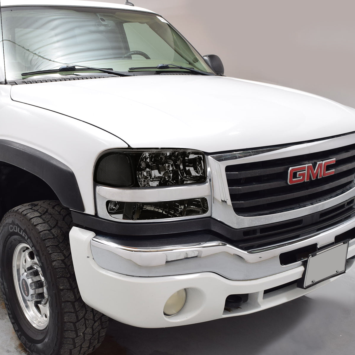 CUARTOS LUZ 99-06 GMC SIERRA 1500, 2500, 3500 AND HD MODELS / 2007 SIERRA 1500, 2500, 3500 AND HD MODELS CLASSIC ONLY / 00-06 YUKON 1500, 2500 - DOES NOT FIT C3 OR DENALI MODELS - 2PC - SMOKE / CLEAR CORNER