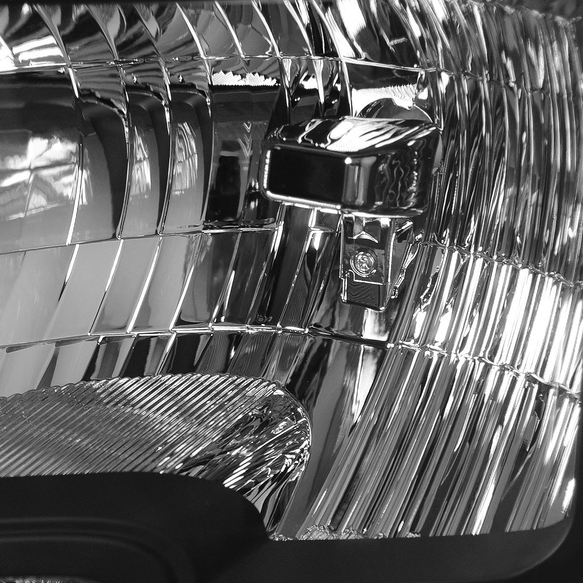 FAROS 09-14 FORD F-150 2/4-DR - FITS HALOGEN MODELS ONLY - DOES NOT FIT XENON OR HID MODEL - H13 LOW BEAM / HIGH BEAM / 3157A TURN SIGNAL - BLACK HOUSING / AMBER CORNER