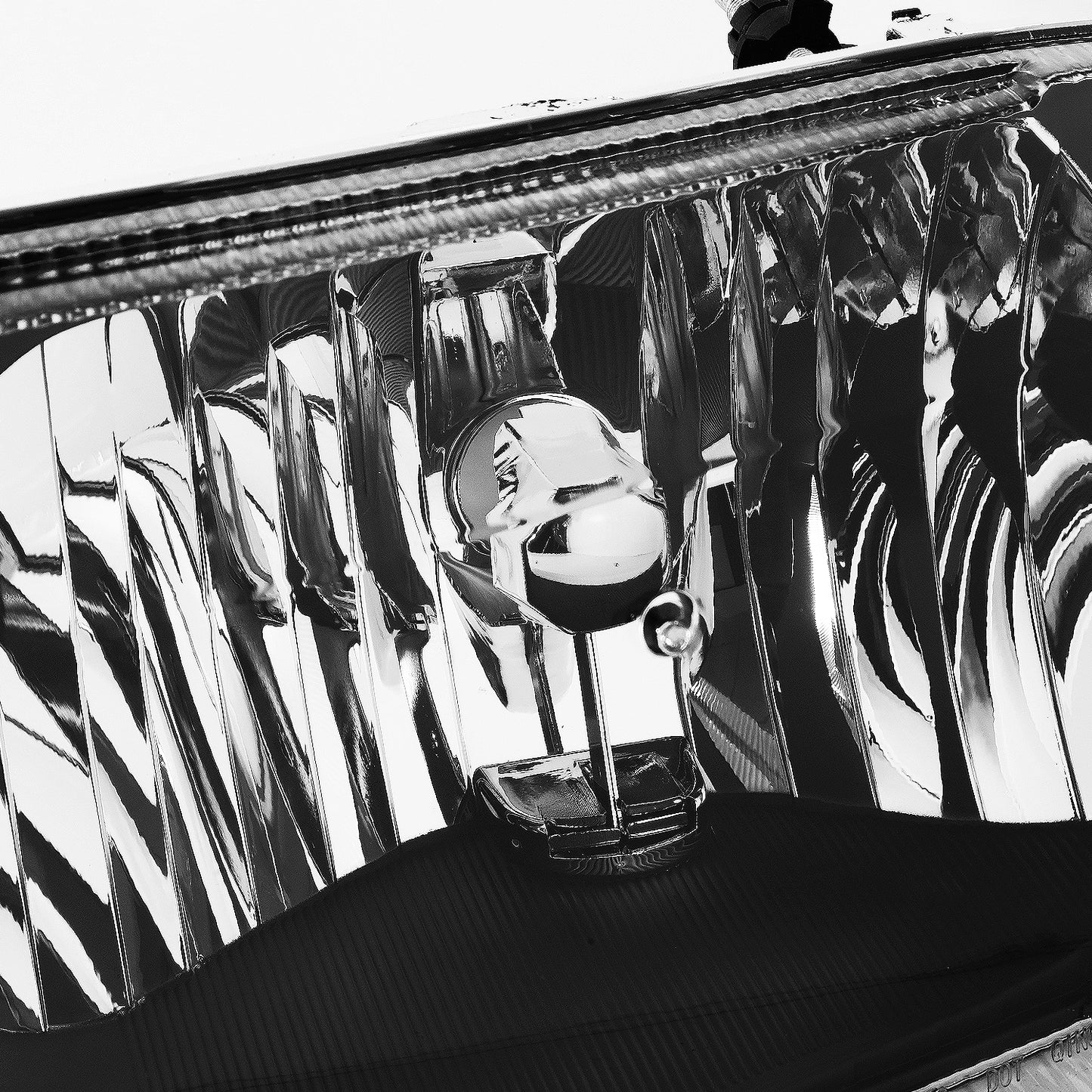 FAROS 99-04 FORD SUPER DUTY F-250, F-350, F-450, F-550 2/4-DR - 4PC - 9007 LOW BEAM / HIGH BEAM / 3157A TURN SIGNAL - BLACK HOUSING / AMBER CORNER