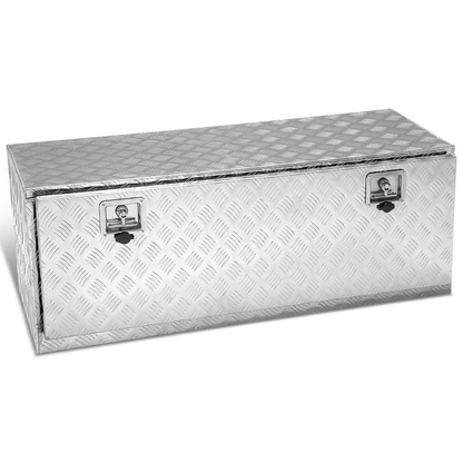 CAJA DE HERRAMIENTAS UNIVERSAL - TRUCK / TRAILER - W/ LOCK & KEY - ALUMINUM - 47" X 18" X 18" - 5 BAR DIAMOND TREAD PLATE PATTERN - SILVER
