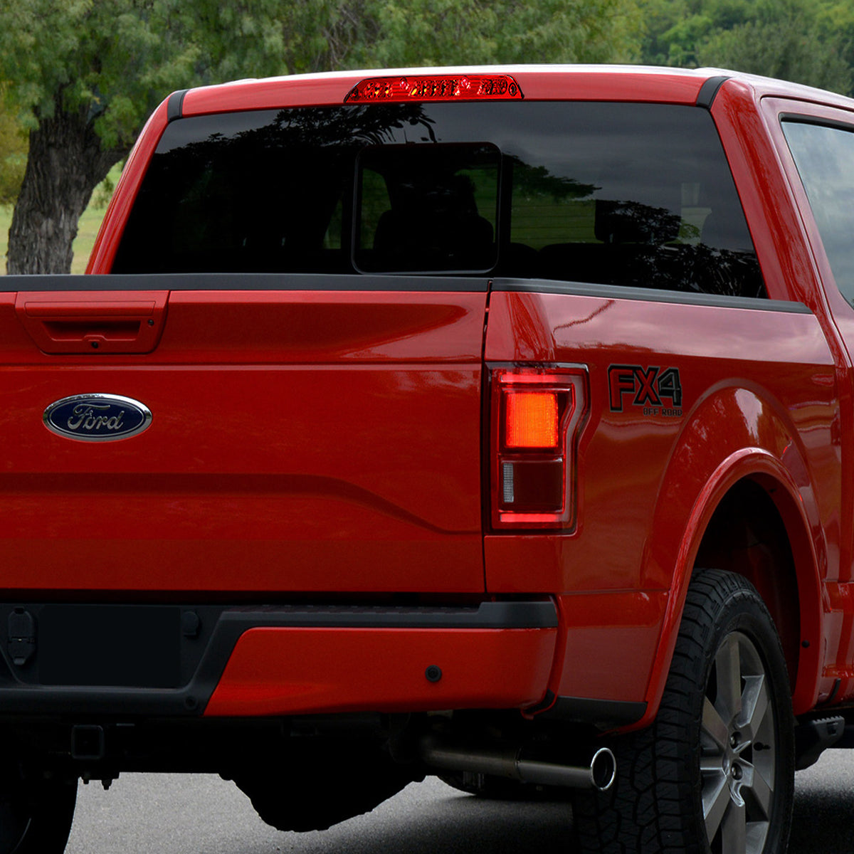 LUZ DE FRENO 15-20 FORD F-150, EXCLUDES RAPTOR MODELS /17-20 F-250, F-350, F-450, F-550 SUPER DUTY MODELS - ONLY FITS MODELS WITH FACORY LED THIRD BRAKE LIGHT - LED - RED