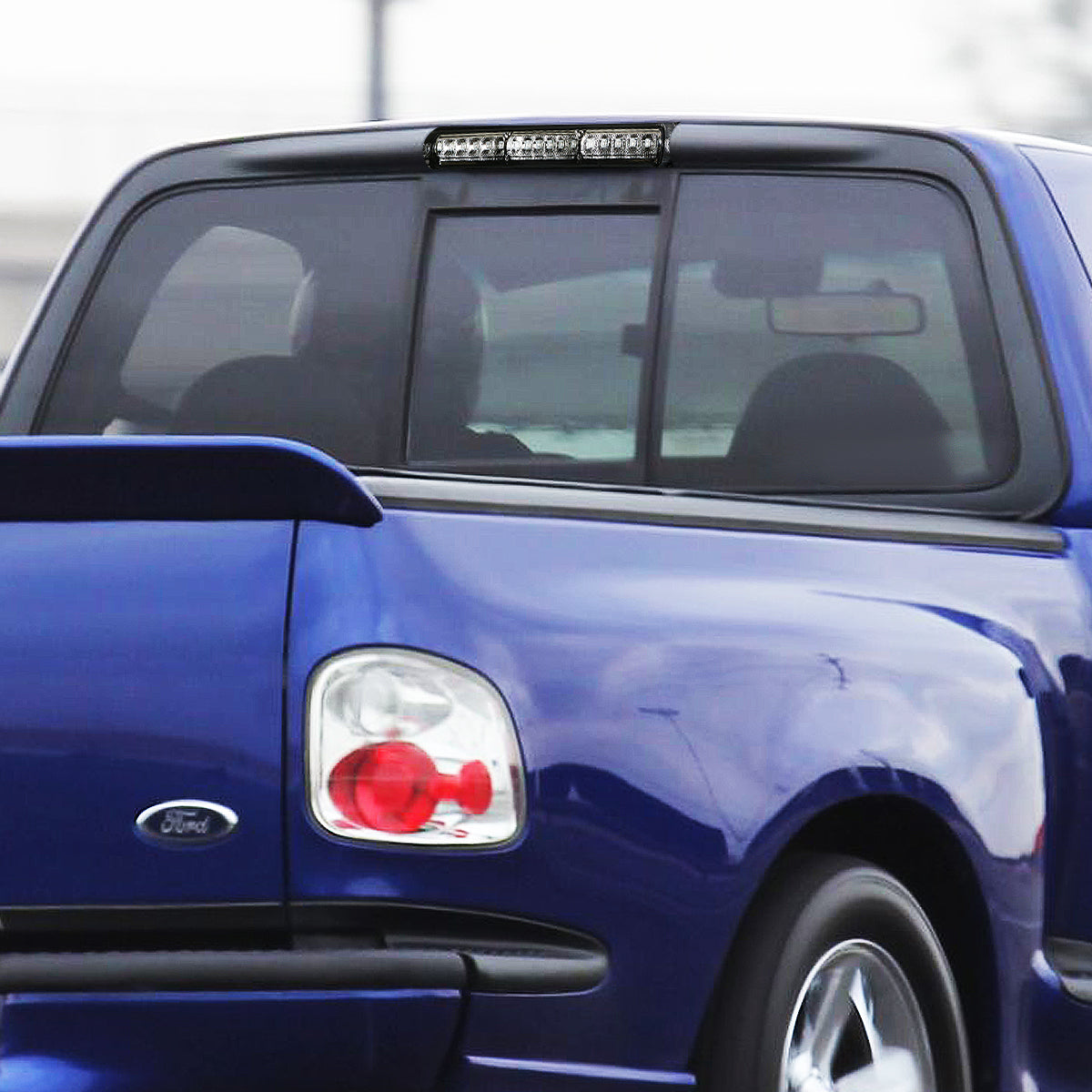 LUZ DE FRENO 97-03 FORD F-150 / 2004 F-150 HERITAGE / 97-99 F-250 - LED - CHROME