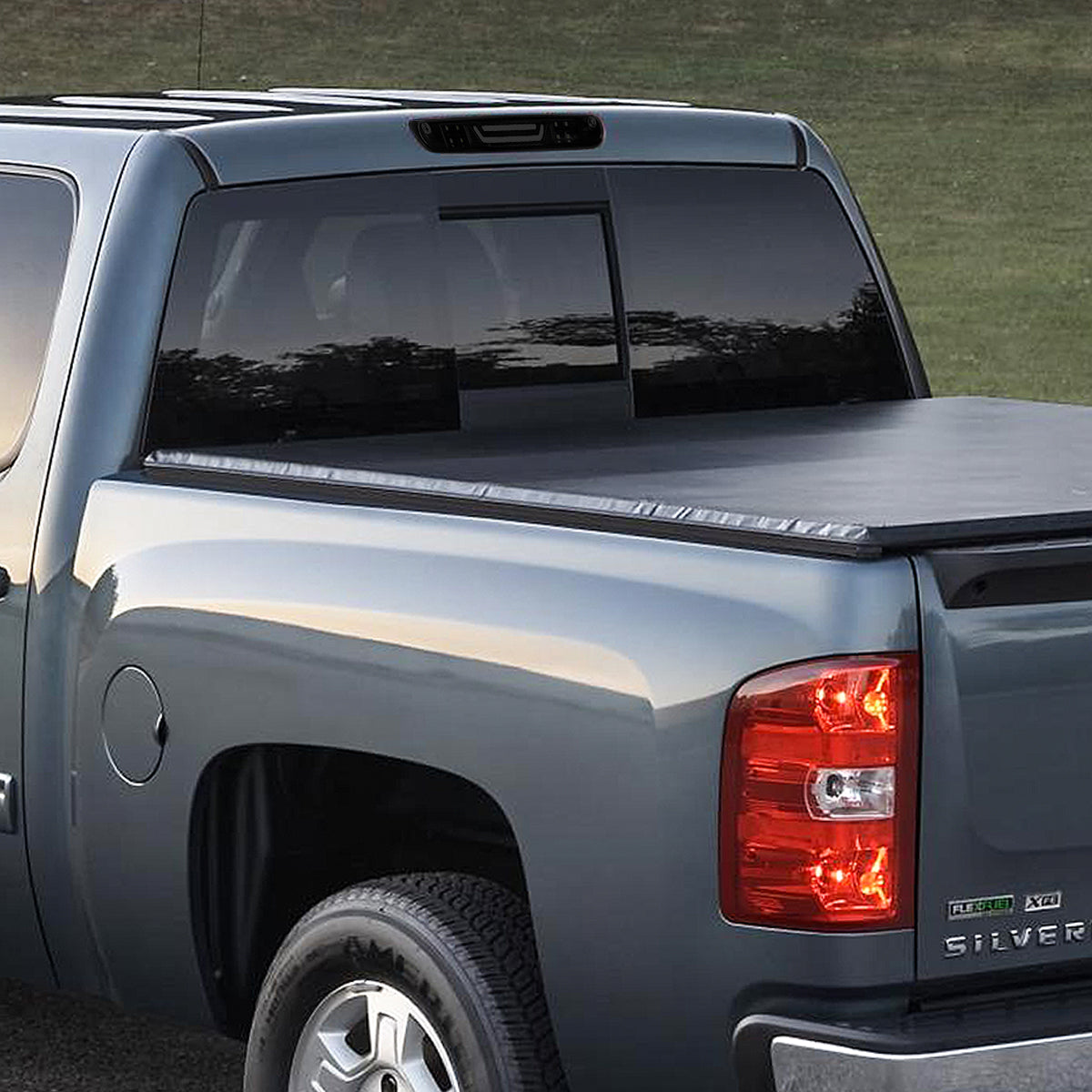 LUZ DE FRENO 07-13 CHEVY SILVERADO 1500, 1500HD, GMC SIERRA 1500, 1500HD / 07-14 SILVERADO 2500, 3500, HD MODELS, GMC SIERRA 2500, 3500, HD MODELS / 09-10 HUMMER H3T - 3D - LED - BLACK / SMOKE