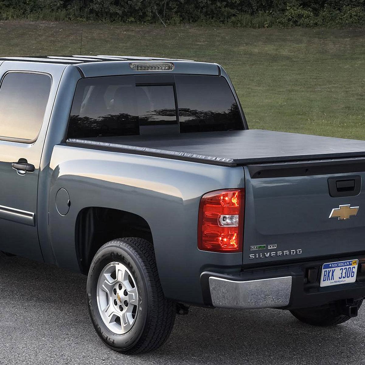 LUZ DE FRENO 07-13 CHEVY SILVERADO 1500, 1500HD, GMC SIERRA 1500, 1500HD / 07-14 SILVERADO 2500, 3500, HD MODELS, SIERRA 2500, 3500, HD MODELS / 09-10 HUMMER H3T - LED - SMOKE