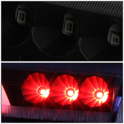 LUZ DE FRENO 00-06 CHEVY SUBURBAN 1500, 2500, TAHOE, GMC YUKON, YUKON XL 1500, 2500 - FITS LIFTGATE MODEL REAR DOORS ONLY - 3D - LED - BLACK / SMOKE