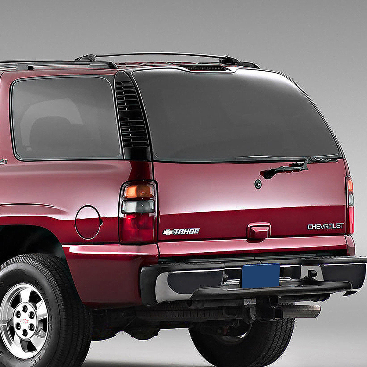 LUZ DE FRENO 00-06 CHEVY SUBURBAN 1500, 2500, CHEVY TAHOE, GMC YUKON, GMC YUKON XL 1500, 2500 - FITS LIFTGATE MODEL REAR DOORS ONLY - LED - BLACK / SMOKE