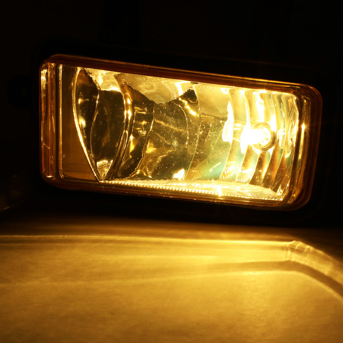 FAROS DE NIEBLA 15-20 CHEVY TAHOE, SUBURBAN / 16-19 SUBURBAN 3500HD - WITH SWITCH, CHROME TRIM BEZEL - 5202 BULB - AMBER