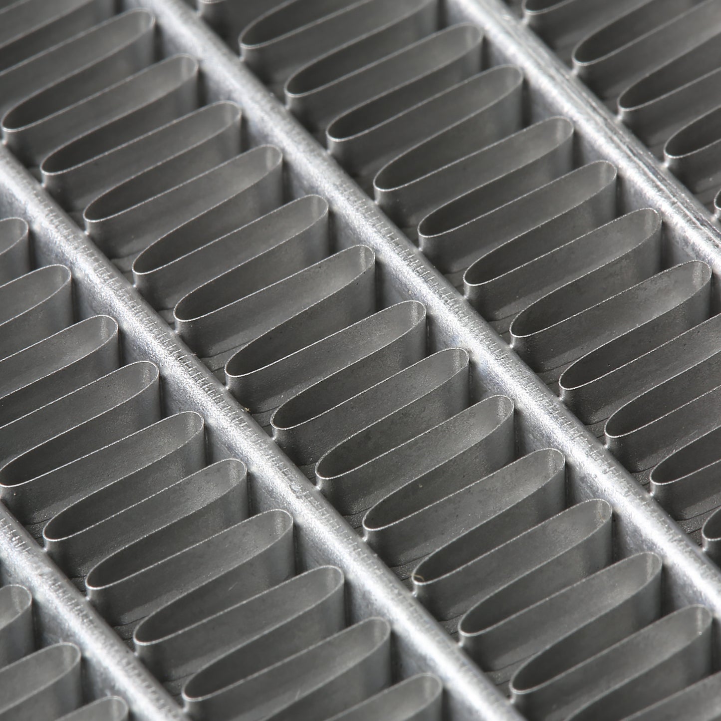 CONDENSADOR NISSAN NV1500 2012-2021 / NISSAN NV2500 2012-2021 / NISSAN NV3500 2012-2021 - ALUMINIUM