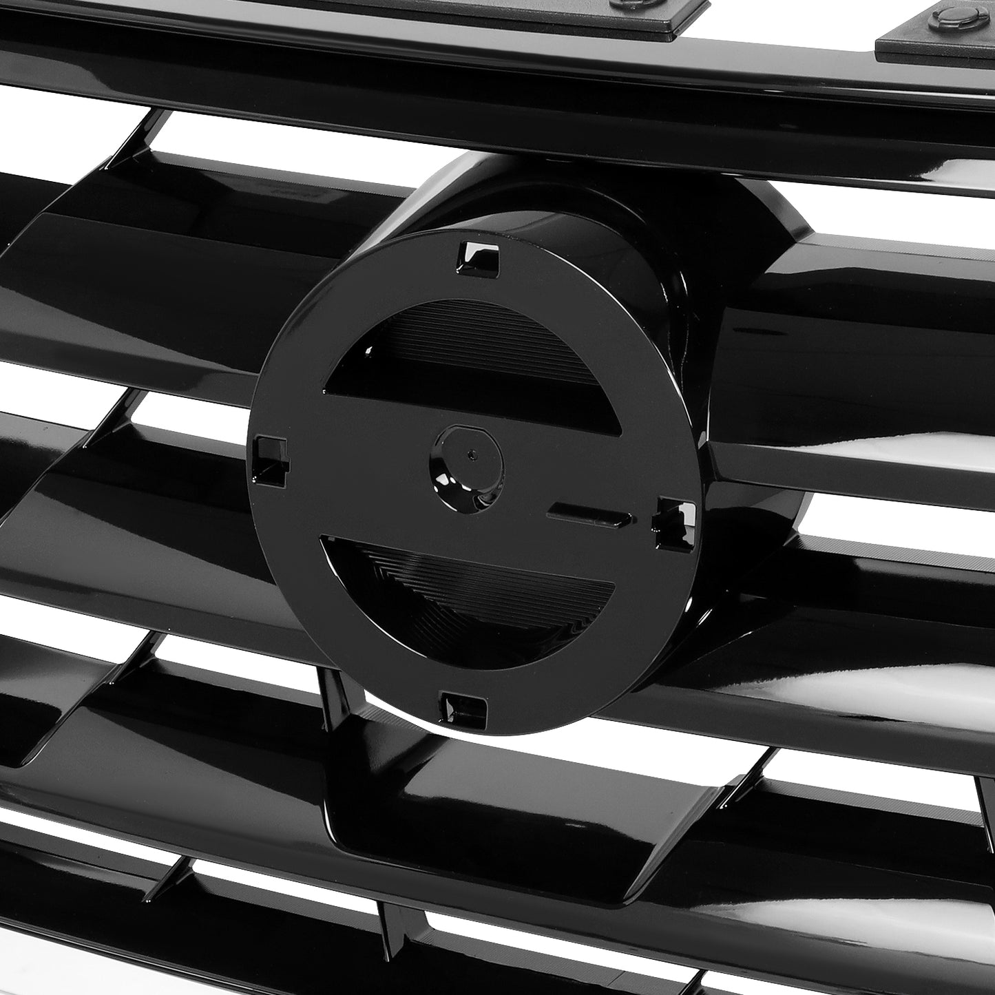 PARRILLA GRILLE - DS TITN/ARMDA 16-19/20-ON/ GRILLE ASS'Y 21-22/ PAINTED BLACK W/CHROME FRAME/ W/CAMERA H. (ARMADA) (S/SV)