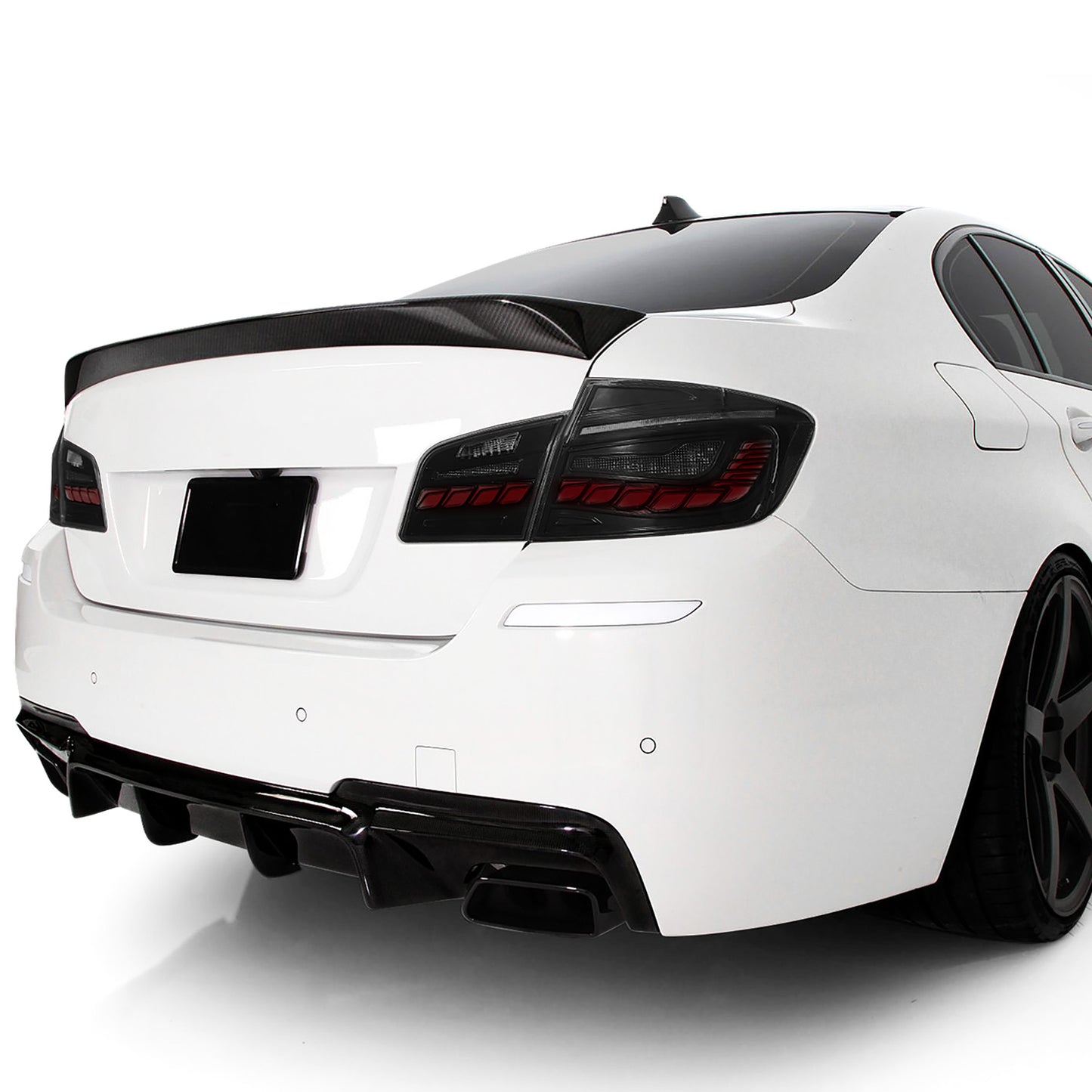 FAROS TRASEROS 11-16 BMW 528I / 11-16 BMW 535I / 12-16 BMW 550I / 12-16 BMW M5 / 12-16 BMW ACTIVEHYBRID 5 - FITS SEDAN MODELS ONLY - 3D BAR - LED - SMOKE / RED
