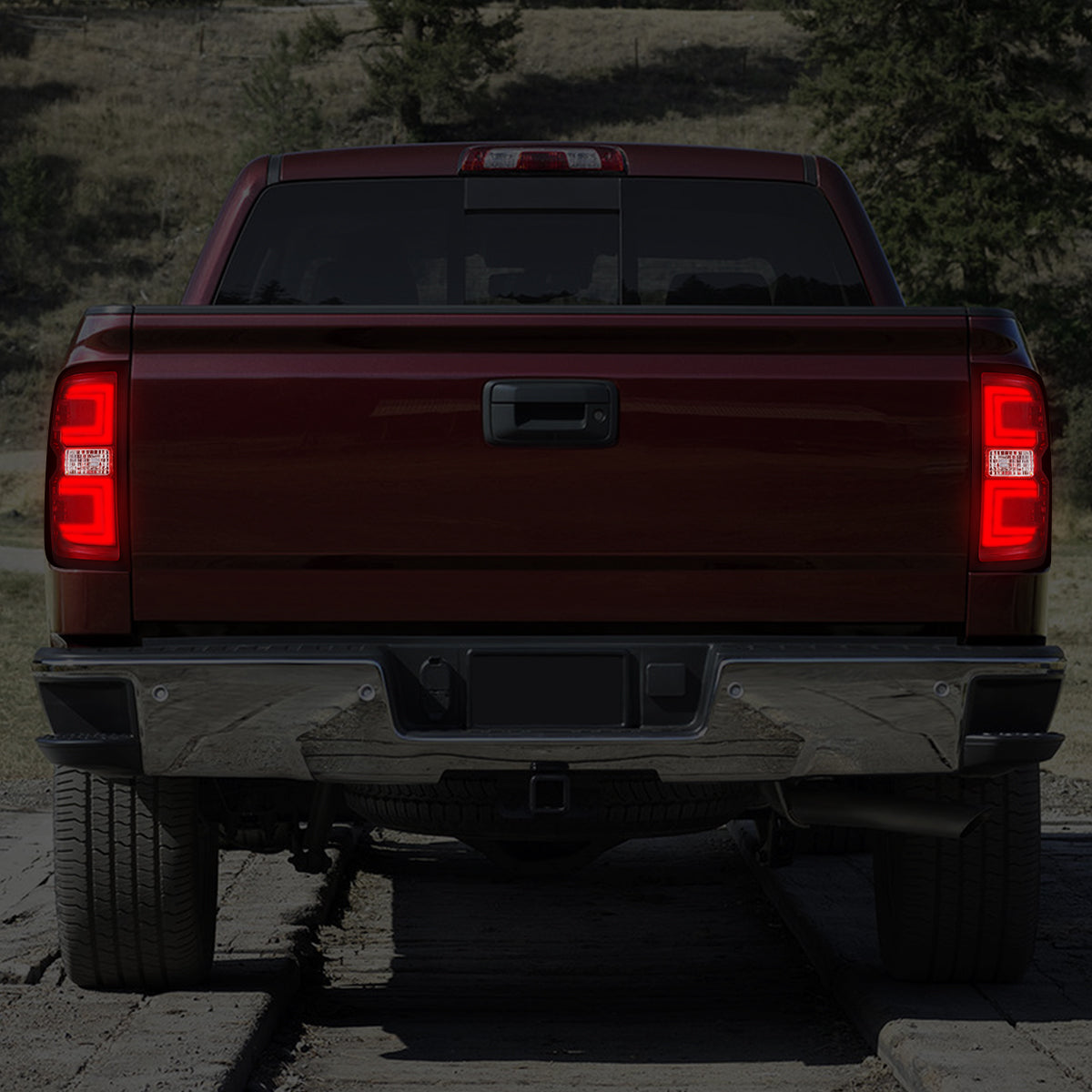 FAROS TRASEROS 14-18 CHEVY SILVERADO 1500 / 2019 CHEVY SILVERADO 1500 LD / 15-19 CHEVY SILVERADO 2500 HD 3500 HD / 15-19 GMC SIERRA 3500 HD WITH DUALLY WHEELS - FITS MODELS WITHOUT FACTORY LED TAIL LIGHTS - RED / CLEAR