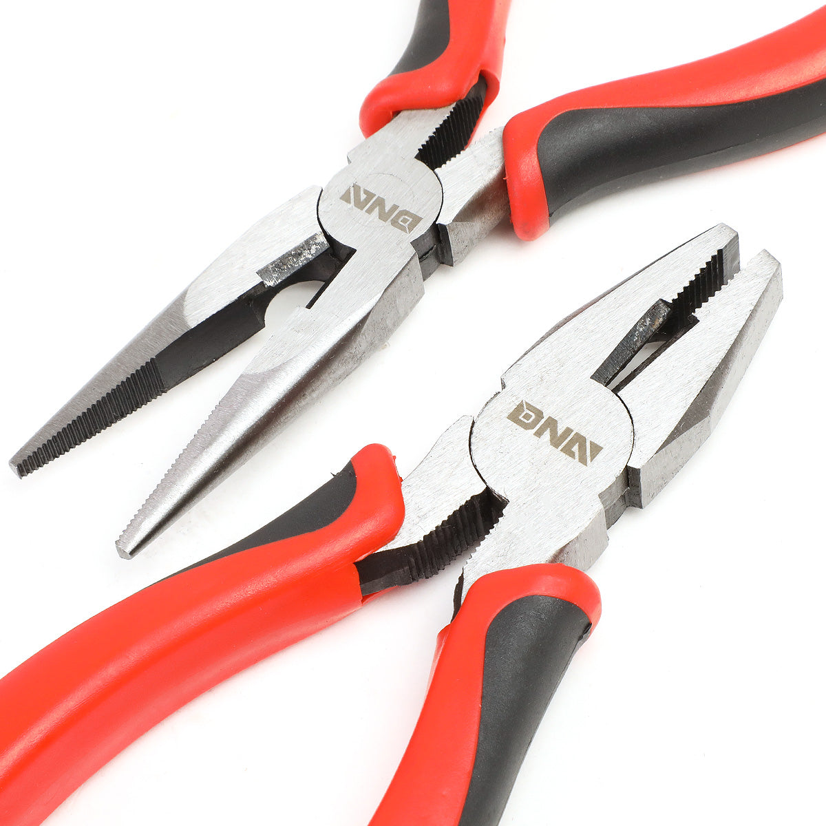 HERRAMIENTAS DNA LOGO - 5PC - 6-1/2" LINESMAN PLIER, 6-1/2" SLIP JOINT PLIER, 6-1/2" NEEDLE NOSE PLIER, 6-1/2" DIAGONAL CUTTER, 8" GROOVE JOINT PLIER - 1/2" JAW OPENING - BLACK / RED RUBBER GRIP