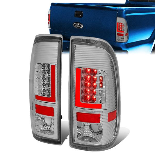 FAROS TRASEROS 97-03 FORD F-150 / 97-99 FORD F-250 / 99-07 FORD F-250, F-350, F-450, F-550 - SUPER DUTY / 04 FORD F-150 HERITAGE - RED L-BAR - 3D - LED - FITS STYLESIDE MODELS ONLY - CHROME / CLEAR